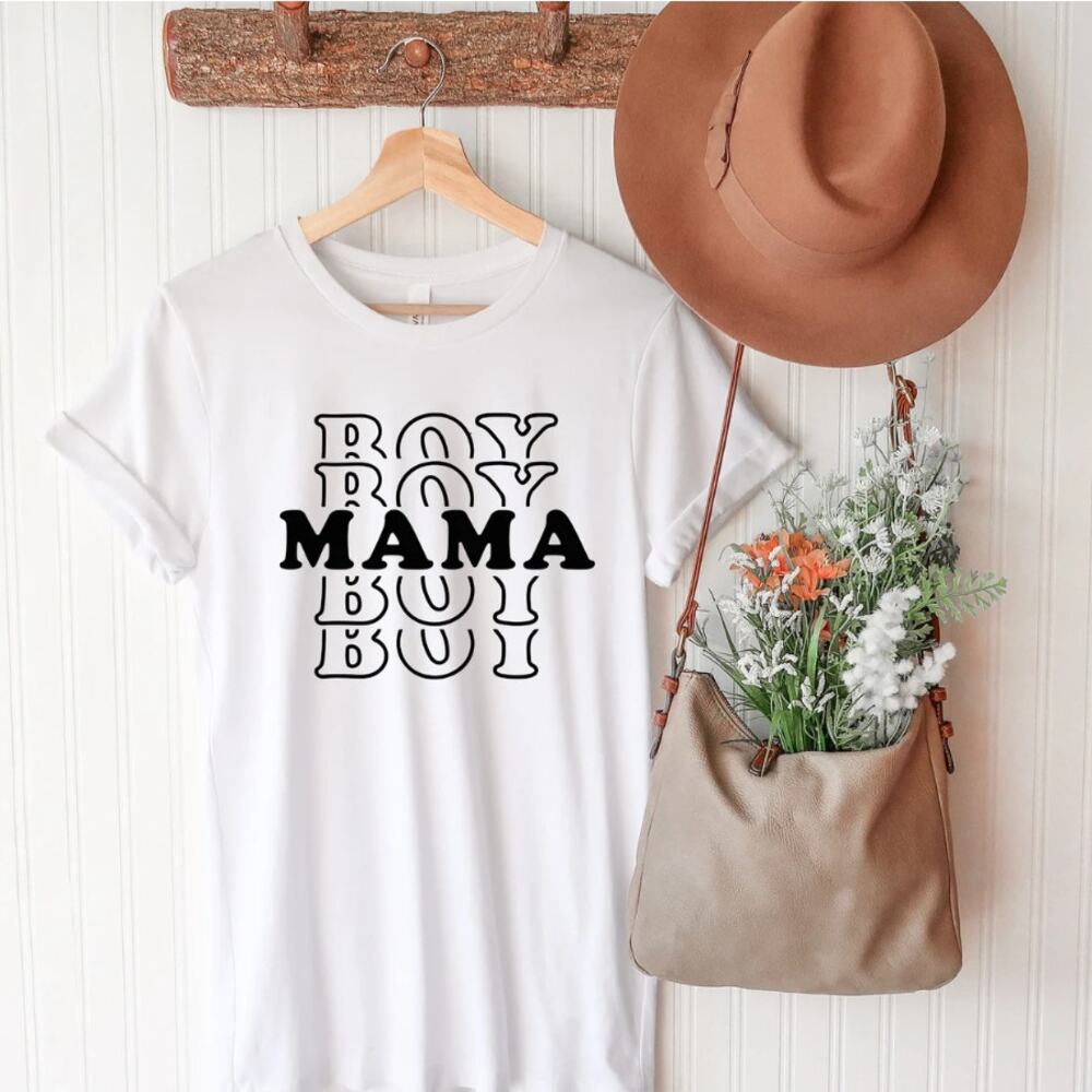 "Boy Mama" Graphic Tee Minimalistic Modern Text Cotton Size Small